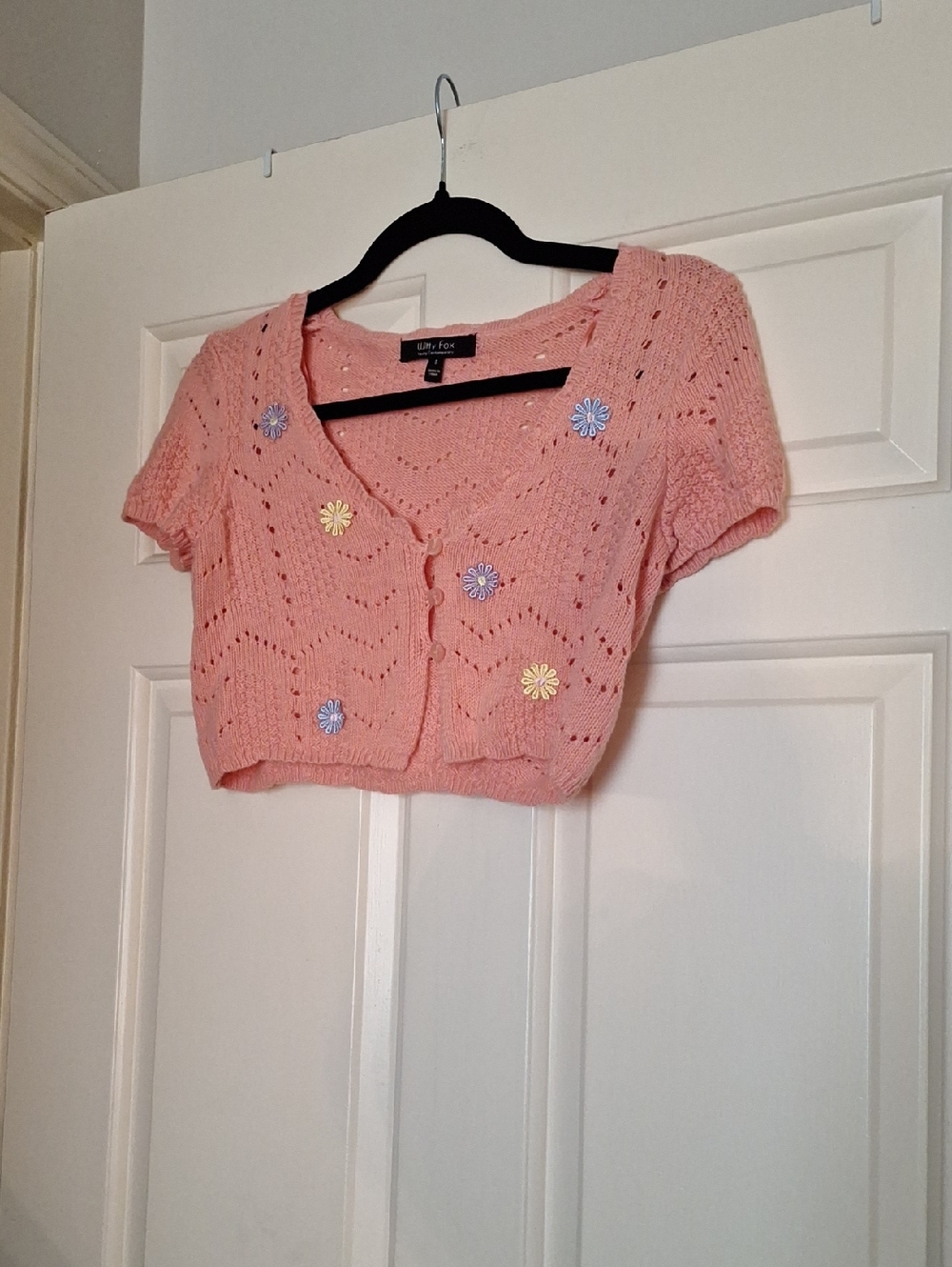 Witty Fox Pink Cropped Knit Cardigan with Floral Accents